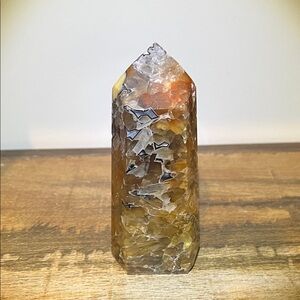 Mosaic Chalcedony Stone Tower